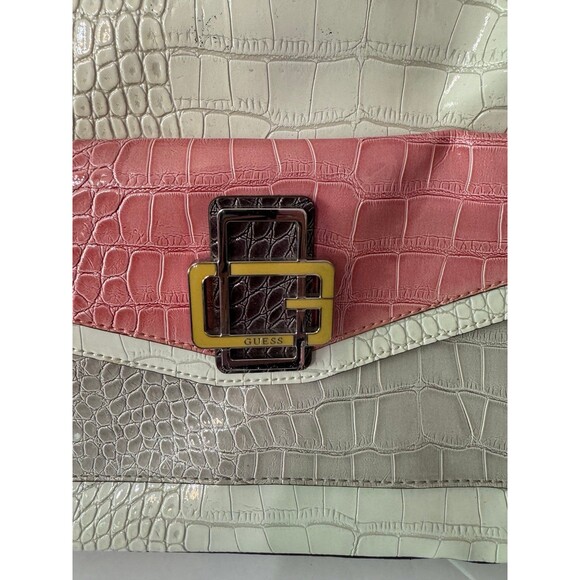 GUESS VEGAN LEATHER LARGE SACHEL/shoulderbag - Picture 9 of 9